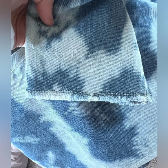 Girls size 14 NWT GAP girlfriend jeans acid wash frayed hem - Picture 4 of 5